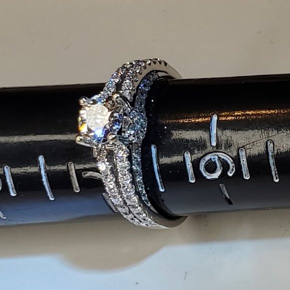 18K WHITE GOLD RING - Picture 8 of 14